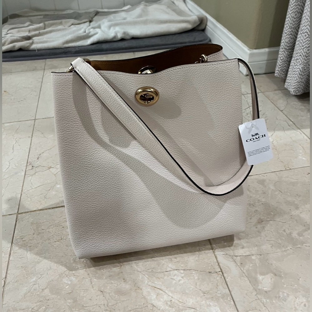 NEW Coach Bucket Bag White Leather with Gold Hardware